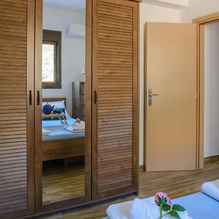 Blue Bay , Ground Floor Вилла